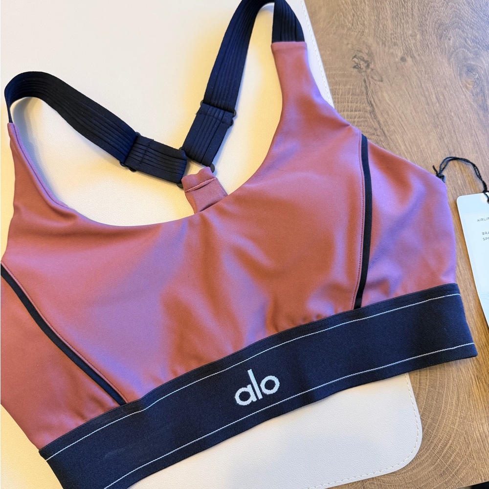 NWT Alo Mauve Airlift Suit Up Sports Bra with Black Trim